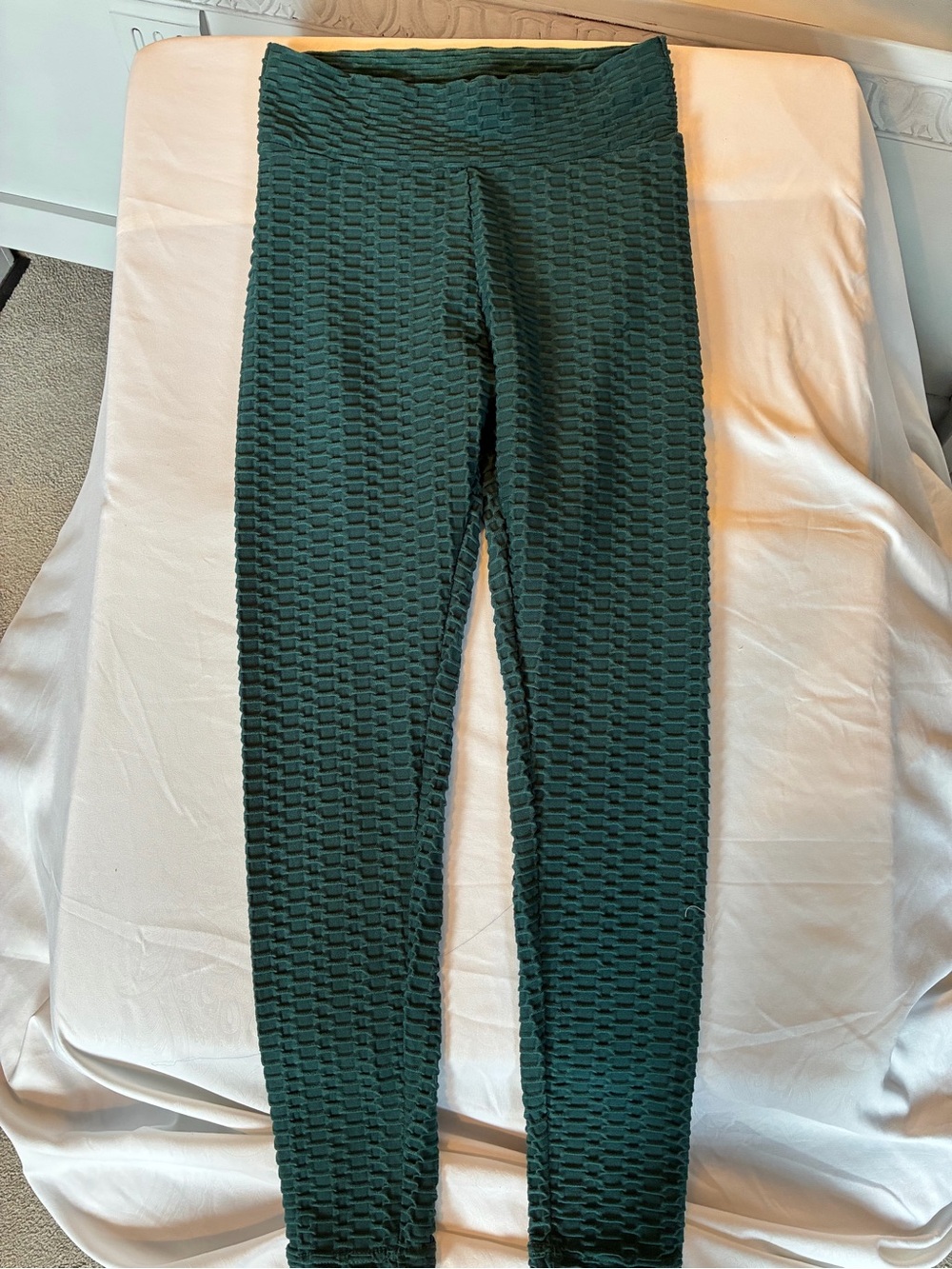 Butt lifting Textured Leggings in Teal Green
